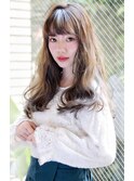 女性らしさを演出する、波巻きウェーブ