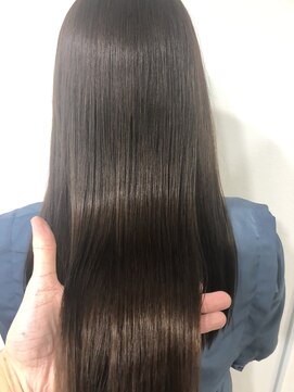 トレヴァーデルチザン 南船場店(TREVOR DE'RTISAN) 潤いベージュ