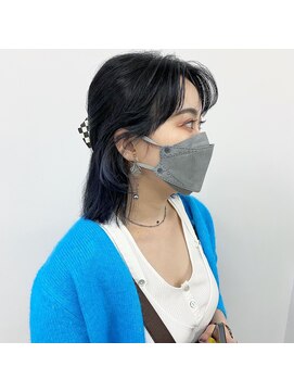 キー(kii) アイスブルー　インナーカラー　福岡　天神　今泉　薬院