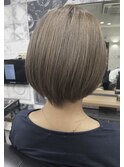 スモーキーベージュ