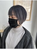 前下がりショート　透明感グレーカラー