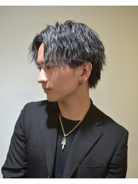 フリーク バーバーショップ 都島店(FREAK BARBER SHOP) シルバーメッシュ波打ちツイスパセンターパート