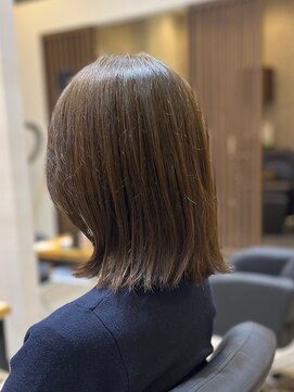 アトリエコア(Atelier Coa) 顔周りレイヤーカットグレージュカラーくびれボブショートカット