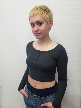 バックボッカー(BACK BOCKER) ピクシーカット