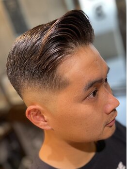 バズ(BUZZ)の写真/【西院1分】ライフスタイルにあわせてご提案☆理髪店だからできるシェービングでキマるビジネススタイルに!