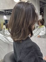 シティ(CITY)&nbsp;グレージュカラー×ミディアムレイヤーカット【CHICA】