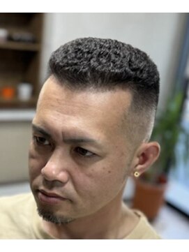 ピシャッとニ代目銀二郎 パンチパーマ