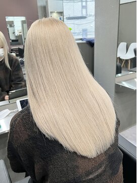 ヴィア 京都烏丸(Via) ブリーチ/ハイトーン/髪質改善/ホワイトベージュ/ホワイトカラー