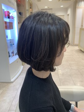 アッシュ 仙川店(Ash) 30代40代50代絶壁解消ひし形小顔前下がり大人ひし形ショートボブ