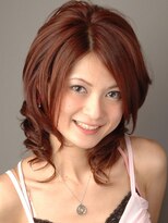 クエスチョン(Question)&nbsp;ちょっぴり小悪魔風のかわいさ　大人風パーマスタイル