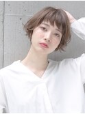 アッシュべージュでマッシュ風ショート♪