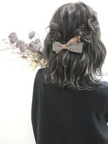 ニーケ 池袋 池袋西口(nike)&nbsp;【nike池袋】アディクシー&☆グレージュ☆フラワーハーフアップ