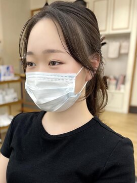 ネオリーブ クーロ(Neolive curro) かきあげ前髪韓国風ヨシンモリ.おくれ毛で素敵♪