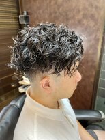 ヒロギンザ 新橋日比谷口店(HIRO GINZA)&nbsp;スペインカール風スキンフェード　新橋　理容室　床屋　ヒロ銀座