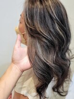 キザシ(KIZASI)&nbsp;メリハリのはる白髪ぼかしは細めハイライトで上品に#脱白髪染め