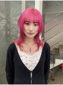 ハイレイヤーウルフカットレイヤーカットネオンピンクカラー