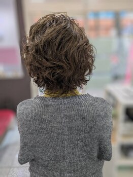 サンひまわり 高来店の写真/【カット＋パーマ＋トリートメント￥9000】ボリュームが気になる人、髪に動きが欲しい人にオススメ！