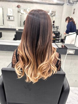 エンディアリング 東銀座(Endearing) レイヤーカット イメチェン ホワイトブロンド/シャドウレイヤー