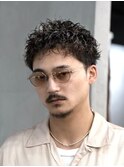 渋谷スパイキーショートビジネスヘアフェザーショートパーマ