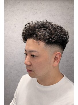 ワンワンオー バーバーショップ 長浜店(@110 BARBER SHOP) ハイフェード×ハードパーマ