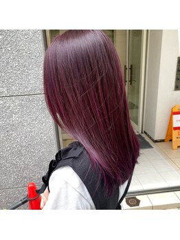 美容師 久保浦の写真/いつ来ても"ブレない"仕上がりクオリティーをお約束◎信頼して技術を任せられる美容室をお探しの方は是非！