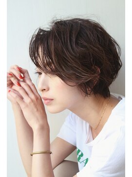 ノーヴェ(Nove) 〈Nove〉ハンサムショート　前下がりショート×ショートウェーブ