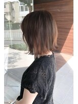 ヘアメイク シュシュ(Hair make chou chou) インナーカラー切りっぱなしボブ【chou-chou 北林夏実】