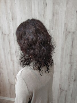 ヴィラックスヘア(ViLax Hair) スパイラル風まとまりパーマヘア