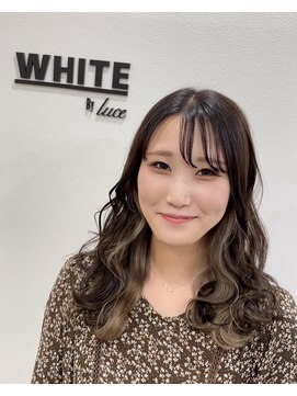 アンダーバーホワイト 阪神西宮店(_WHITE) ミルクティーインナーカラー