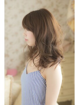 ミエル ヘア 新宿(miel hair) 〈mielhair新宿〉レイヤーセミディ　透明感カラー