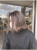 20代30代大人可愛い前下がりストレート大人ボブハイライト