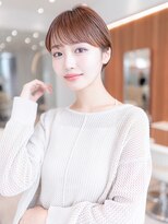 20代30代大人可愛いグレージュカラー斜めバングショートボブ