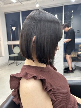 ラフィット 香椎(lafit) 骨格似合わせカット　切りっぱなしボブ艶髪ストレートボブカット