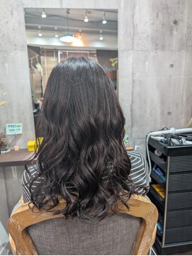 ルアン(Luan) コテ巻き仕上げ