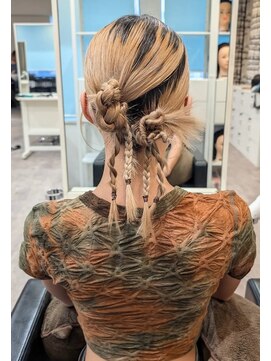 ポイントファイブバイソレイユ 豊橋駅前大通店(.5 by SOLEIL) 可愛すぎないツインヘア