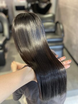 エルバイラビス 大宮(elu by lovis) 《三宅悠斗》髪方改善トリートメント/艶髪