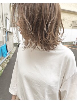 ムジーク(Musiiik) ミルクティーベージュとハイライト