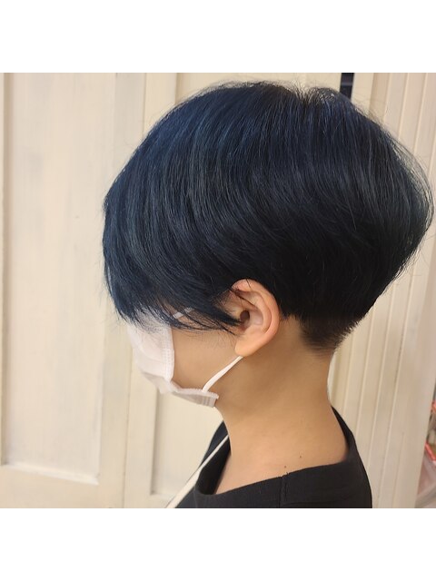 ブルーブラックヘアー