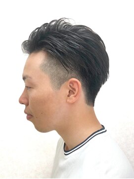 黄ぐまくん美容室 メンズ　ツーブロック