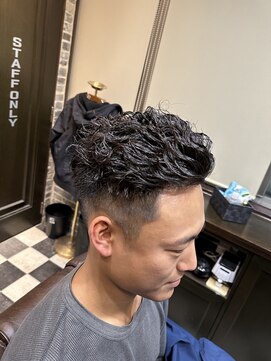 ミリオンバックス 御徒町店(Million Backs) ハイライト/マッシュパーマ/アッシュブラック<理容室>[メンズ]