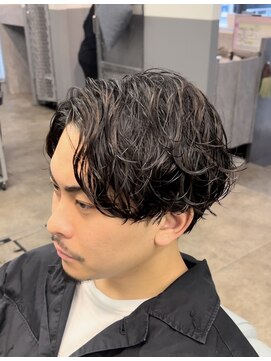 ノイセル 西本町(Noisyle) 刈り上げなしセンターパート×ツイストスパイラルパーマ