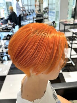 オーシャントーキョー(OCEAN TOKYO) 前下がりセンターパート