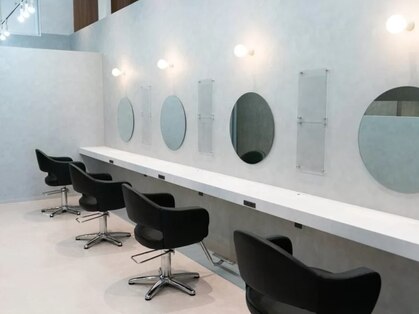 SEVEN COLORS TSUTAYA高松サンシャイン通り店【セブンカラーズ】の写真