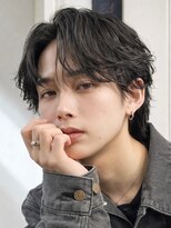 ポーチバイハニー オモテサンドウ(PORCH by HONEY omotesando)&nbsp;リバースセンターパート刈り上げセンターパートフェザーパーマ