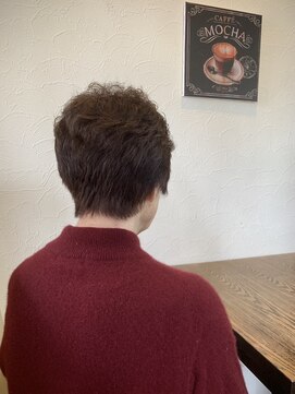 サロン ド シルク パーマをかけおセットなシニアの落ち着いのあるヘアスタイル