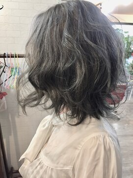 ミステール(Mystere) プラチナグレーカラー