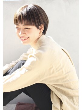 シロ(siro) 大人ショートボブ