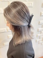 オーティティ(O-TETE)&nbsp;O-tete グレー系ベースハイライトバレイヤージュミックスカラー