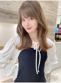 前髪あり 韓国ヘア くびれ巻き 透明感ベージュ 水越