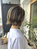 ニュイ(Nuii)&nbsp;前下がりボブ&オリーブグレージュ（ニュアンスハイライト）